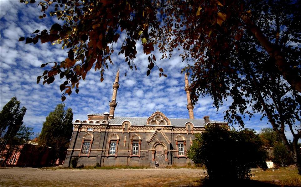 Uçaklı Van Kars Erzurum Turu / 3 Gece Otel Konaklamalı / İstanbul Çıkışlı