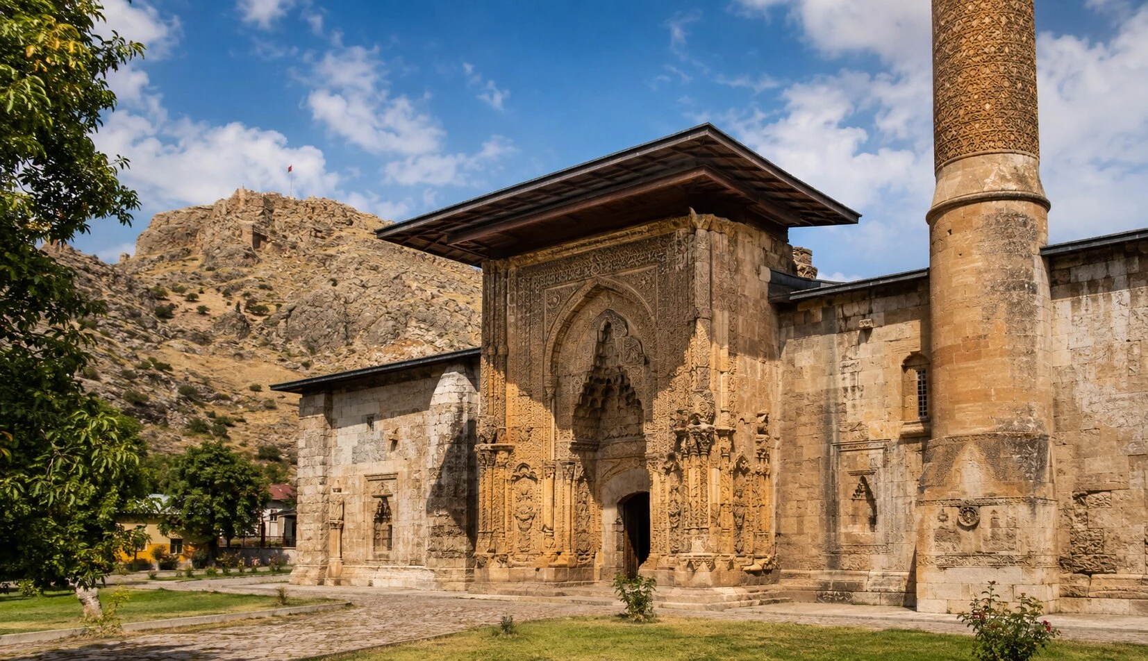 Hızlı Tren ile Tunceli & Munzur Vadisi & Kemaliye & Divriği Turu - 3 Gece 4 Gün (Ankara Çıkışlı)
