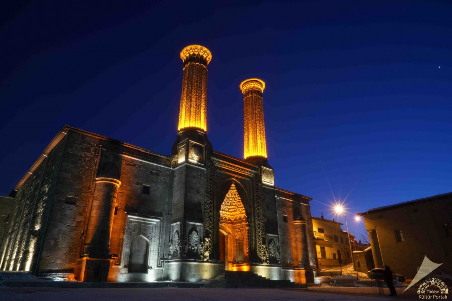 Ankara Çıkışlı Turistik Doğu Ekspresi Turu ⎮ Tren Gidiş Uçak Dönüş
