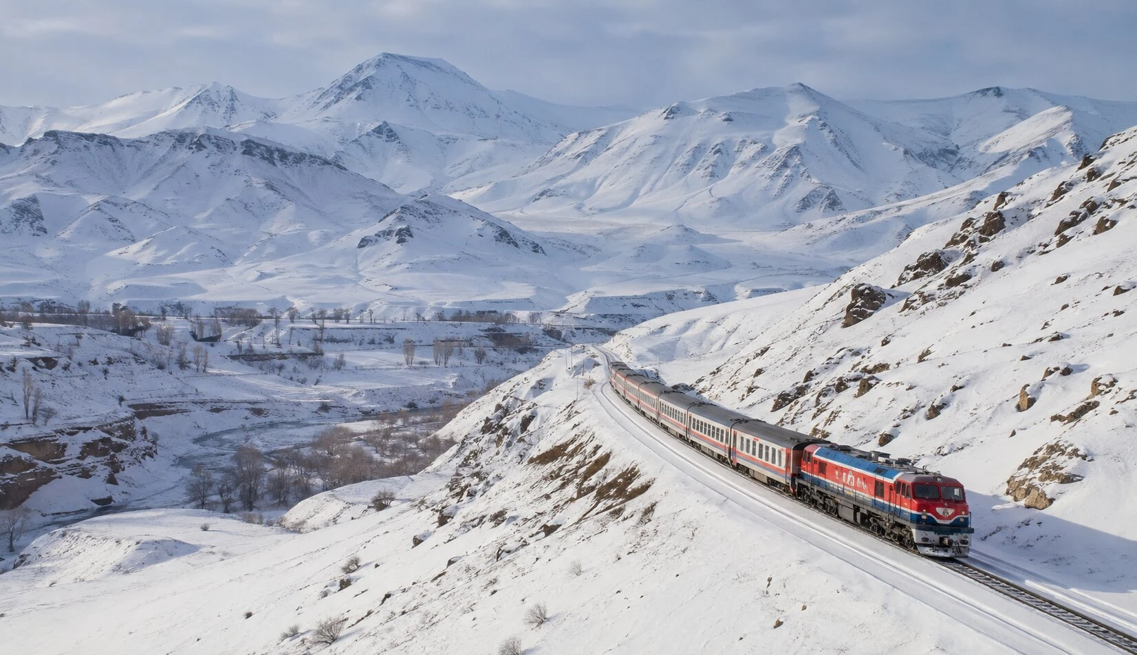 TURİSTİK DOĞU EKSPRESİ TURU İLE VAN KARS DOĞUBAYAZIT TURU - Uçak Gidiş / Tren Dönüş (Ankara Hareketli)