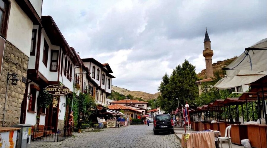 Uzakdoğu Seyahat Rehberi :   Bangkok, Pattaya, Phuket, Bali ve Fazlası