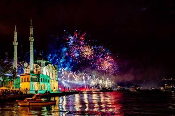 İSTANBULDA YILBAŞI GECESİ 