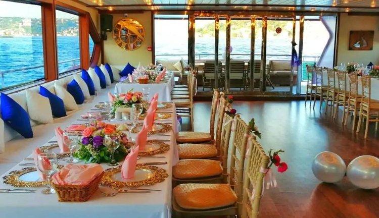 İstanbul Boğaz VIP Yat Organizasyon | 60 Kişilik Lüks Yat