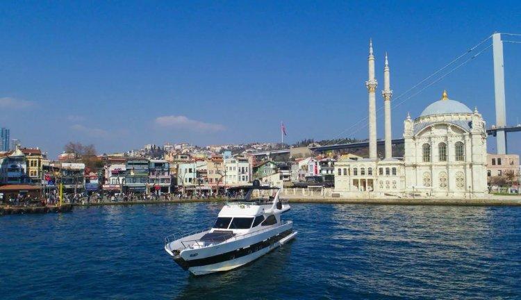 Bosphorus Yacht Rental Kuruçeşme Istanbul | 25 Person Luxury Motoryacht