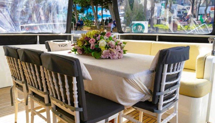 Bosphorus Yacht Rental Kuruçeşme Istanbul | 25 Person Luxury Motoryacht