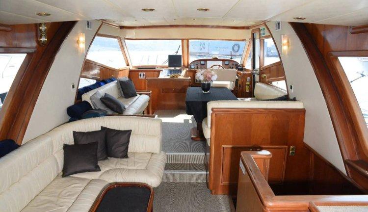 Bosphorus Yacht Rental Kuruçeşme Istanbul | 25 Person Luxury Motoryacht