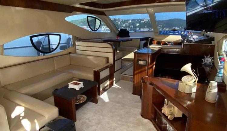 Istanbul Bosphorus VIP Yacht Tour | 12 Person Luxury Motoryacht