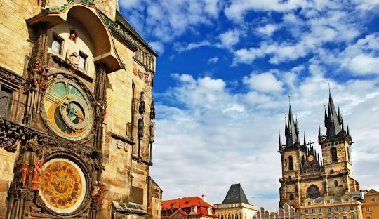 Avrupanın Ortasına, Tunanın Kıyısına: Orta Avrupa’nın İncileri – Krakov, Prag, Bratislava, Budapeşte, Viyana