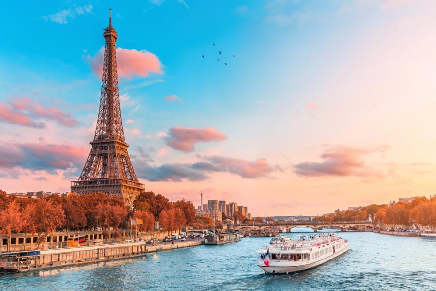 Sevgililer Günü Paris Turu – Romantik Bir Gün Sizi Bekliyor!