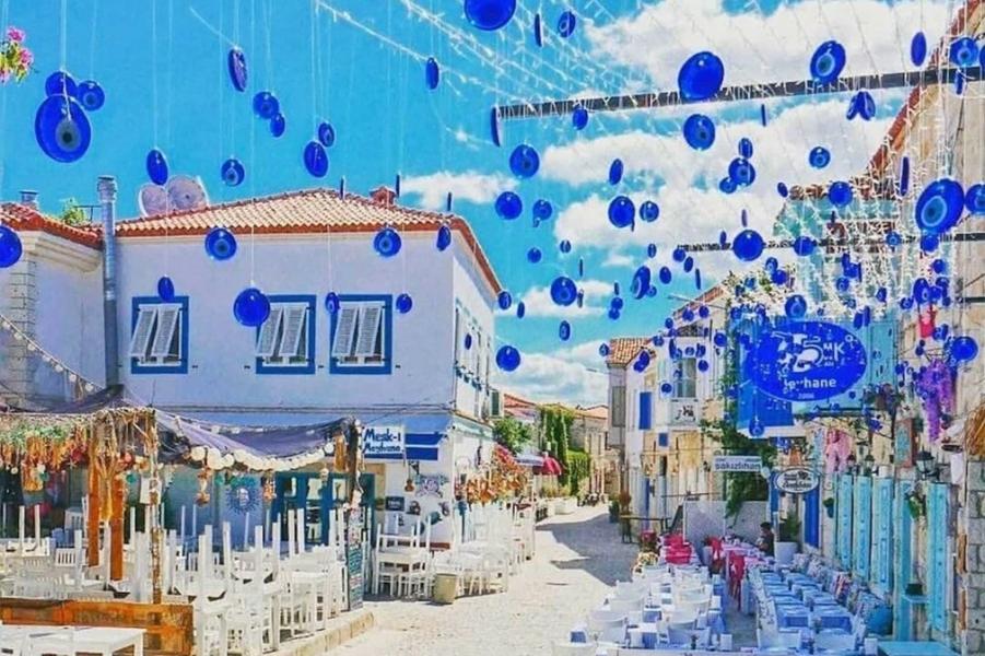 Salda Gölü Pamukkale Çeşme Alaçatı Turu / 1 Gece Otel Konaklamalı