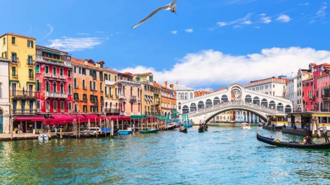 Ekspress İtalya Turu Sömestre Özel  Türk Havayolları İle Ekstra Turlar ve Çevre Gezileri Dahil 2026 (FCO-BLQ)