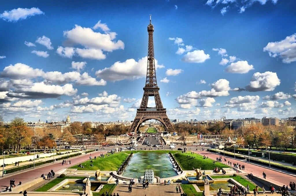 EXPRESS BENELUX & PARİS TURU 20 NİSAN VE 18 MAYIS HAREKET PEGASUS HAVAYOLLARI İLE 5 GECE 6 GÜN (AMS-ORY) 