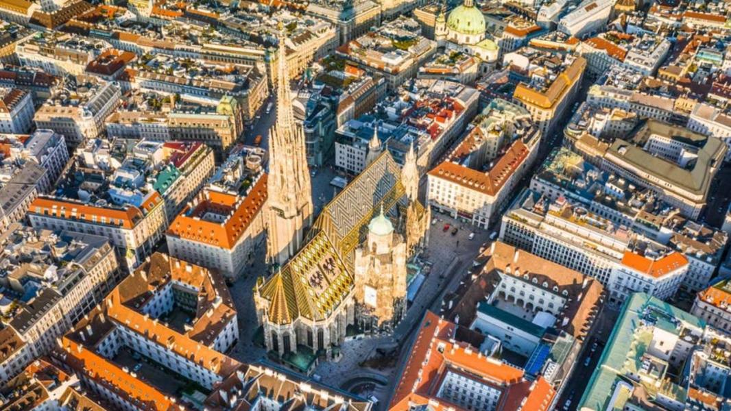 Görkemli Orta Avrupa Budapeşte Prag Viyana Turu 7 Gece 8 Gün İlkbahar Yaz Dönemi Ajet Havayolları İle (BUD-PRG)  