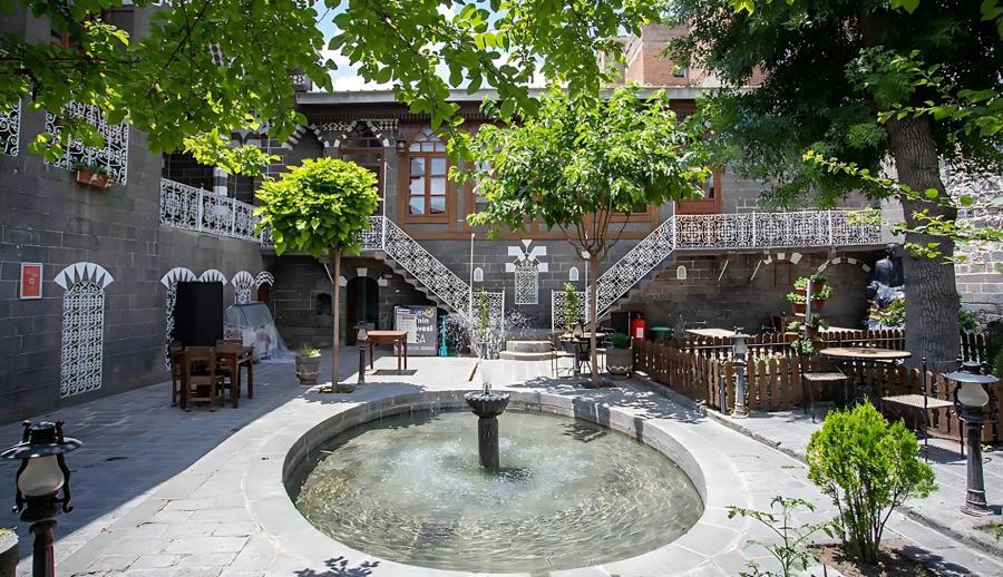 Uçaklı Kuzey Mezopotamya Gap Turu (4 Gece Otel Konaklamalı)