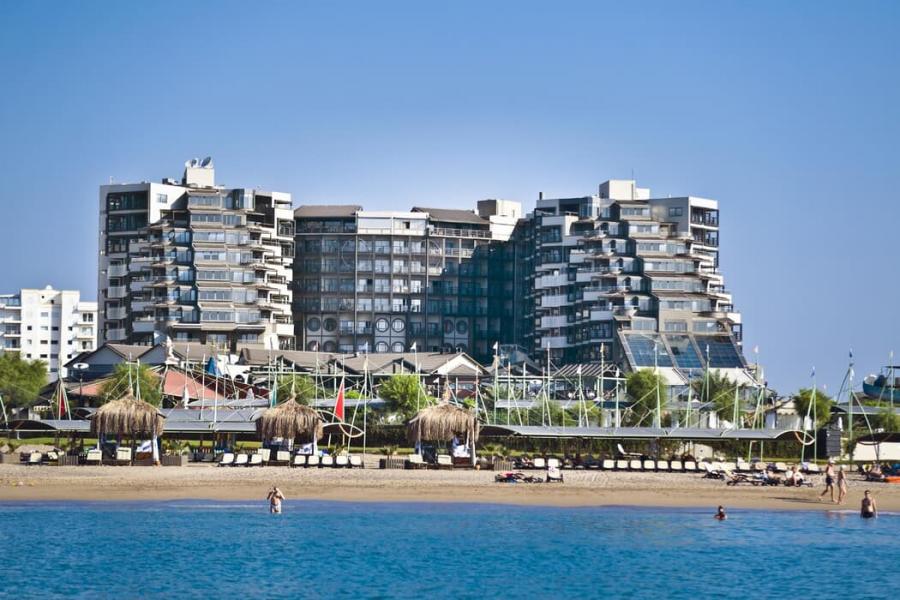 Limak Lara Deluxe Hotel Resort