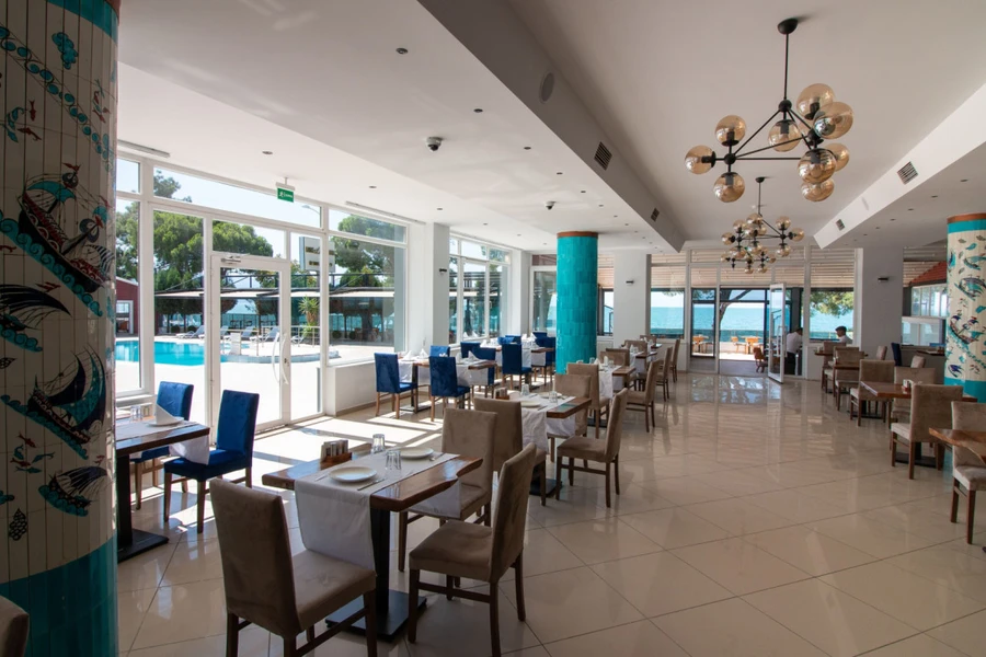 Lake Life Hotel