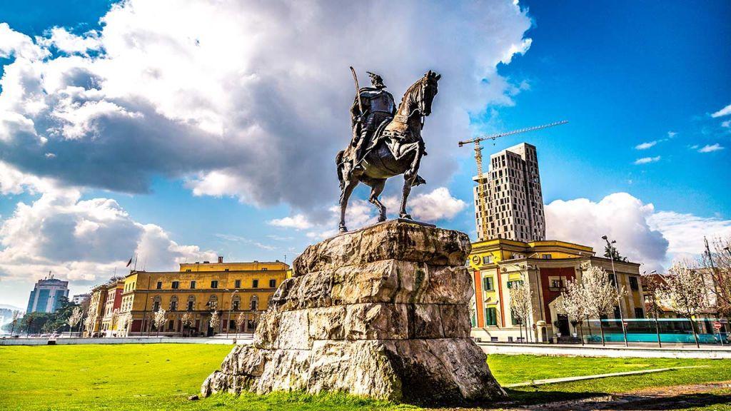 Ankara Çıkışlı Kosovalı Büyük Balkanlar AJet Havayolları ile 7 Gece Extra Turlar ve Akşam Yemekleri Dahil (TIA-TIA)