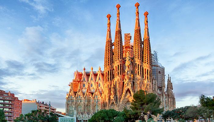 Elegant Madrid & Valencia & Barcelona Turu Pegasus Havayolları ile 4 Gece (MAD-BCN) FL001