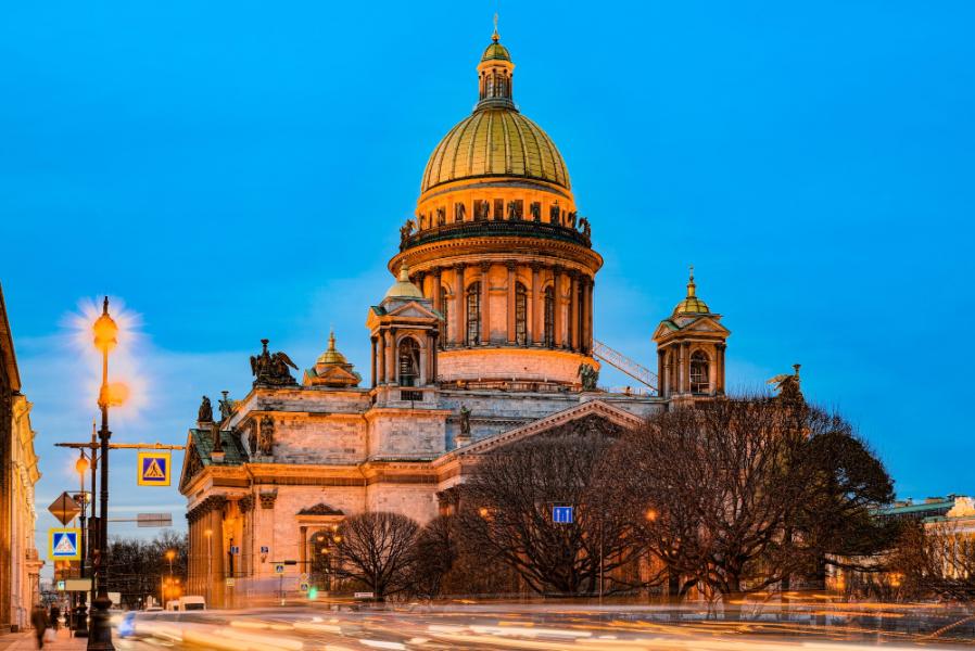 Kraliçe: St. Petersburg Turu (LED)