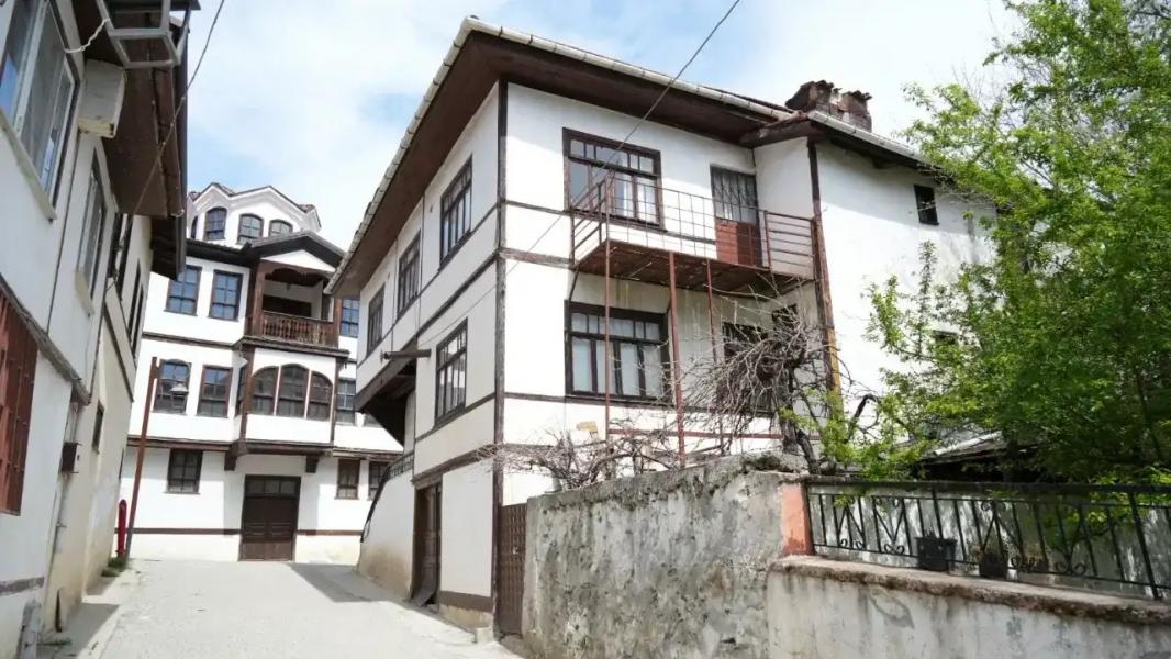 Bayramda Saklı Kasabalar & Yedigöller Kaçamağı - Canlı Müzikli Eğlence Dahil | 1 Gece 2 Gün