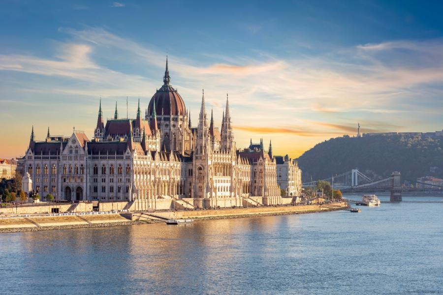 ORTA AVRUPA RÜYASI Tarihi ,Doğayı Bir Arada Keşfedin. BUDAPESTE (3) ,PRAG (2)EGER- VIYANA (1),SALZBURG(I),DRESTEN  24-31 	10. 2025 PEGASUS AIR İLE