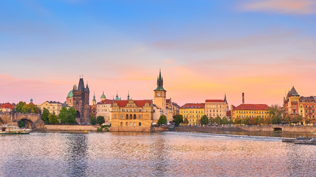 ORTA AVRUPA RÜYASI Tarihi ,Doğayı Bir Arada Keşfedin. BUDAPESTE (3) ,PRAG (2)EGER- VIYANA (1),SALZBURG(I),DRESTEN  24-31 	10. 2025 PEGASUS AIR İLE