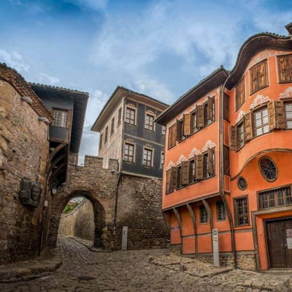 Büyük Bulgaristan & Romanya Turu Otobüs ile 5 Gece 7 Gün MT001