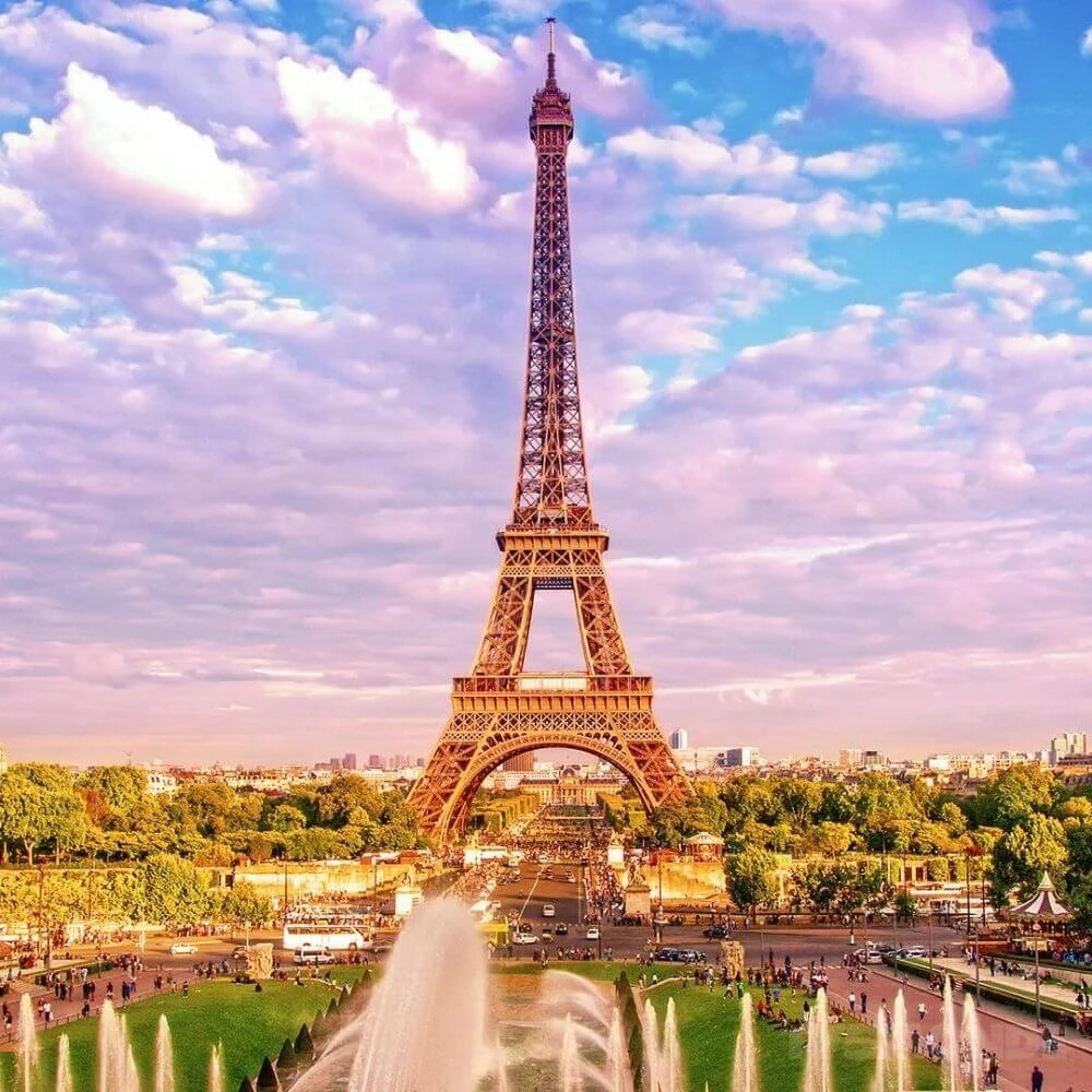 Paris & Disneyland Turu THY Disneyland Konaklaması ve Park Girişi Dahil Sömestre Özel 2027