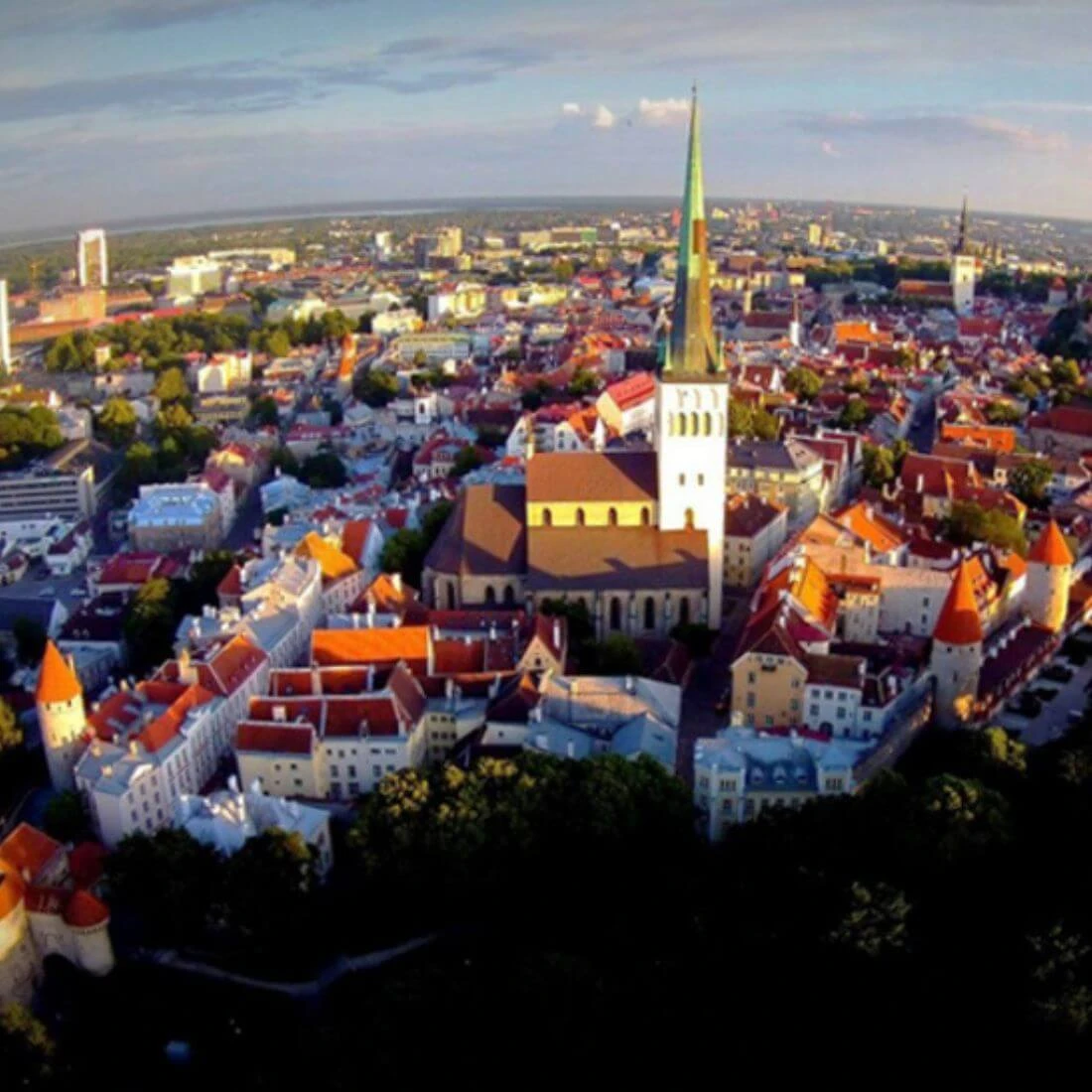 Baltıklar'da 2 Ülke Turu Riga & Tallinn THY İle Yılbaşı Özel 3 Gece 4 Gün (RIX-TLL)