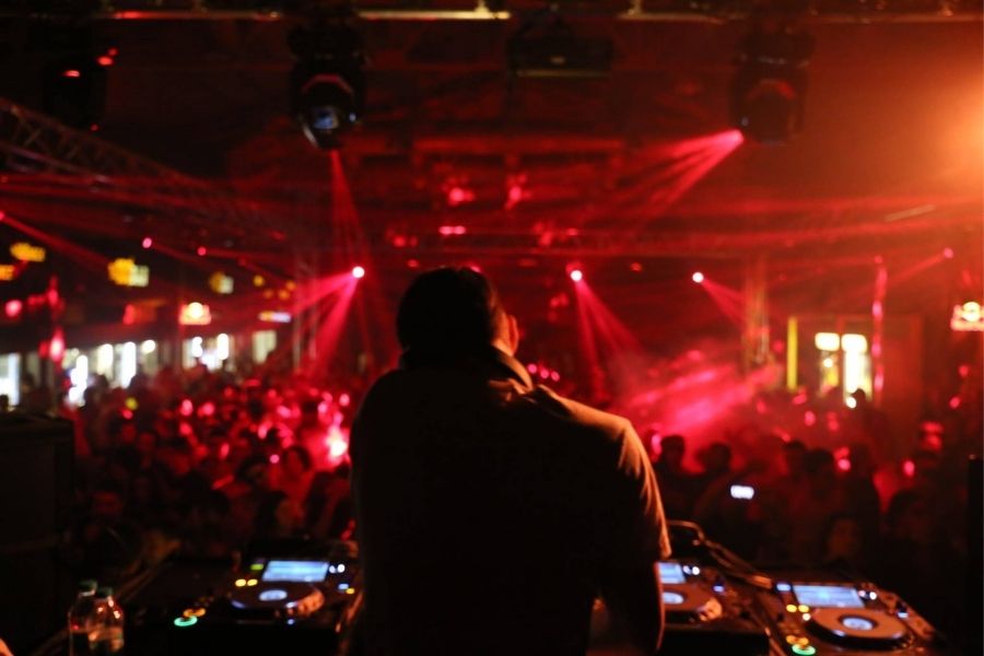 İzmir Gece Hayatı Rehberi