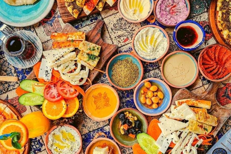 Seyahat Ederken Sağlıklı Beslenmek İçin Tavsiyeler