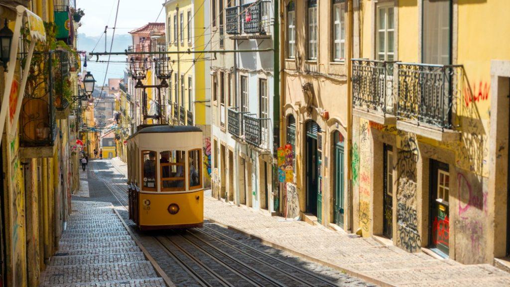 ELEGANT MEGA PORTEKİZ & MADRİD & ENDÜLÜS Türk Hava Yolları ile 7 Gece