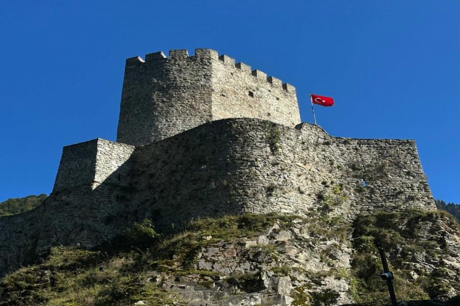İzmir Çıkışlı Uçaklı Karadeniz Yaylalar ve Batum Turu 3 Gece 4 Gün (Trabzon Başlar-Trabzon Biter)