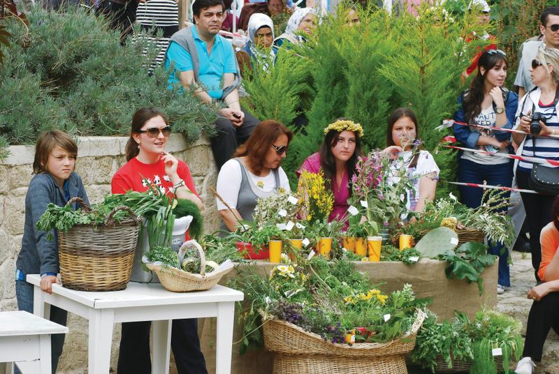 İkonik Alaçatı Ot Festivali ve Urla Enginar Çiçeği Festivali Turu - 2 Gece Otel Konaklamalı İstanbul Çıkışlı