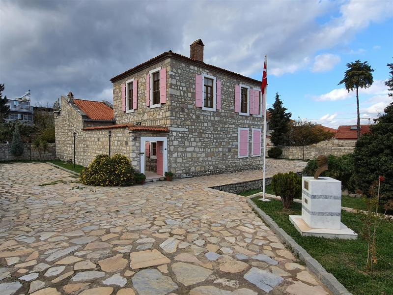 İkonik Alaçatı Ot Festivali ve Urla Enginar Çiçeği Festivali Turu - 2 Gece Otel Konaklamalı İstanbul Çıkışlı