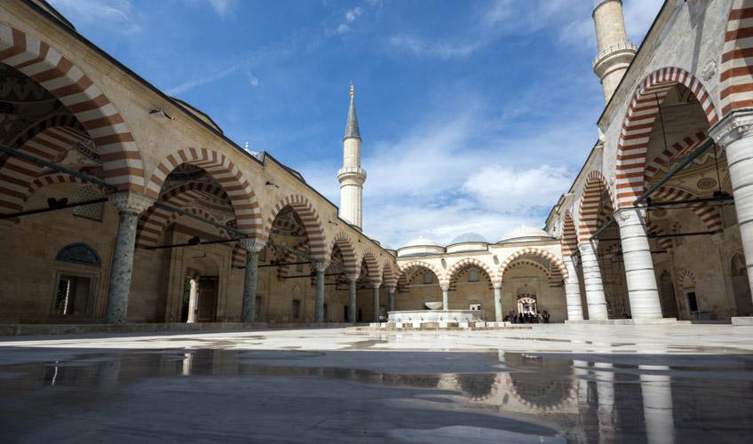 İzmir Çıkışlı Otobüslü İstanbul Kültür Turu (2 Gece 4 Gün)