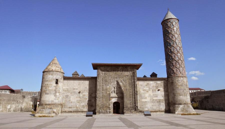Uçaklı Kafkas Üçgeni Doğu Ekspresi Van Nahçıvan Kars Turu ( Uçakla Gidiş Dönüş )