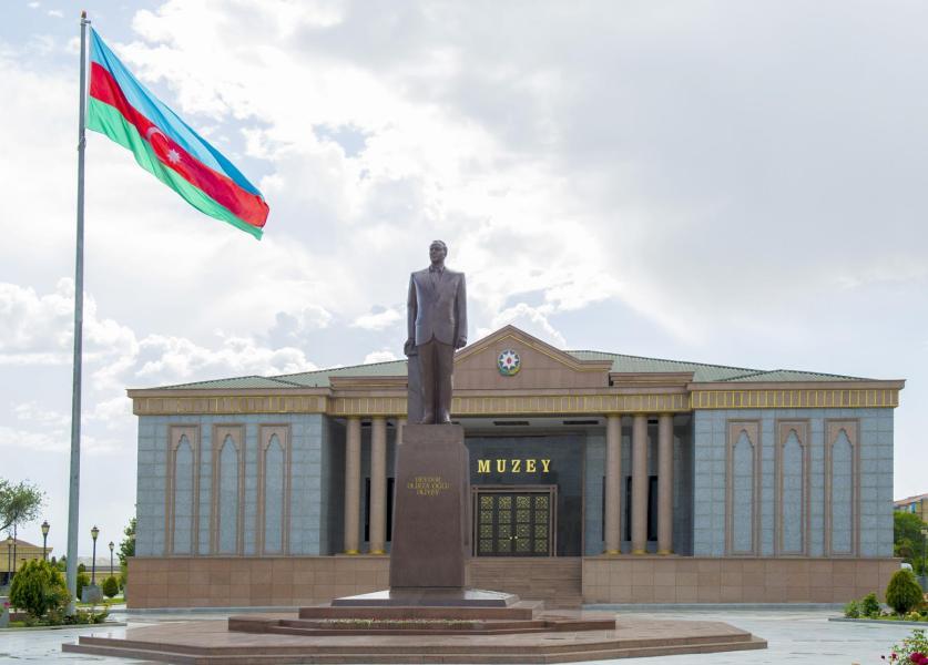 Thy İle Uçaklı Kafkas Üçgeni Doğu Ekspresi Van Nahçıvan Kars Turu ( Uçakla Gidiş Dönüş )