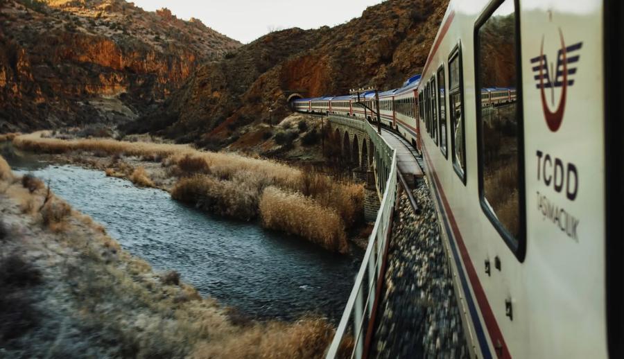 Uçaklı Doğu Ekspresi Türkiyenin Çatısı Van Kars Erzurum Turu ( Uçakla Gidiş Dönüş)