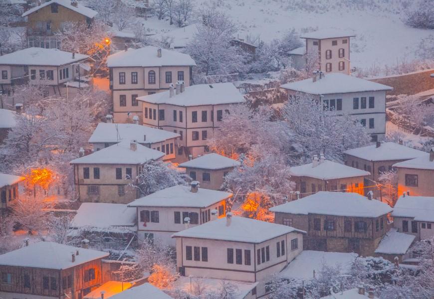  Batı Karadeniz Abant Safranbolu Amasra Turu (1 Gece Konaklamalı)
