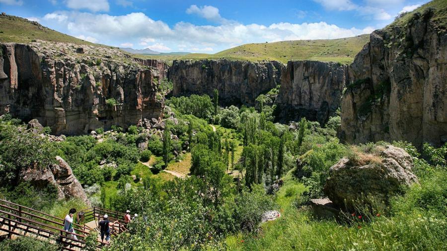 Ankara Çıkışlı Kapadokya Ihlara Vadisi Ve Hacı Bektaş Turu (1 Gece Otel Konaklamalı)