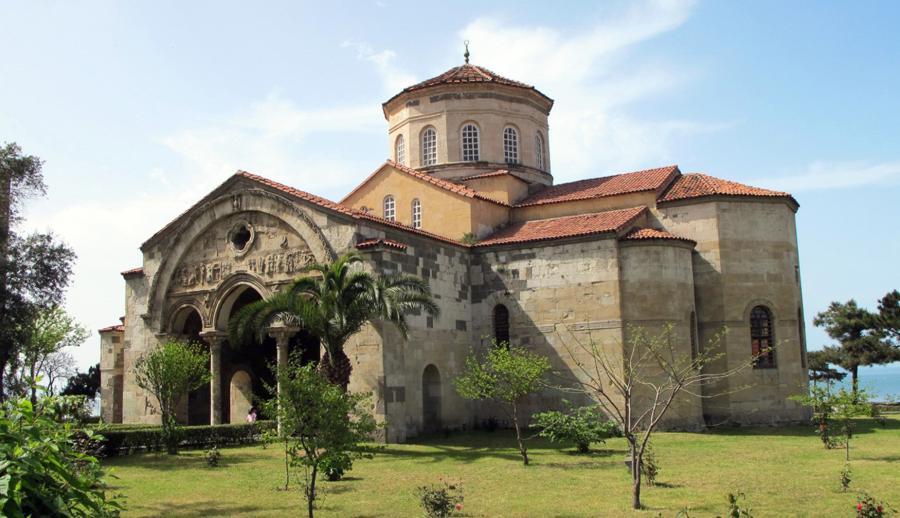 İzmir Çıkışlı Uçaklı Karadeniz Yaylaları ve Batum Turu (3 Gece Otel Konaklamalı)
