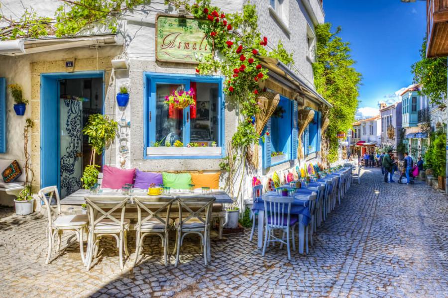 İzmir Çeşme Alaçatı Kuşadası Şirince Efes Turu (1 Gece Otel Konaklamalı)