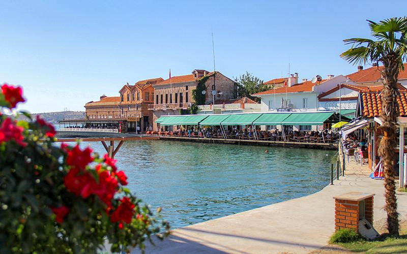 Isparta Gül Hasadı Salda Gölü ve Pamukkale Çeşme Alaçatı Turu (1 Gece Otel Konaklamalı)