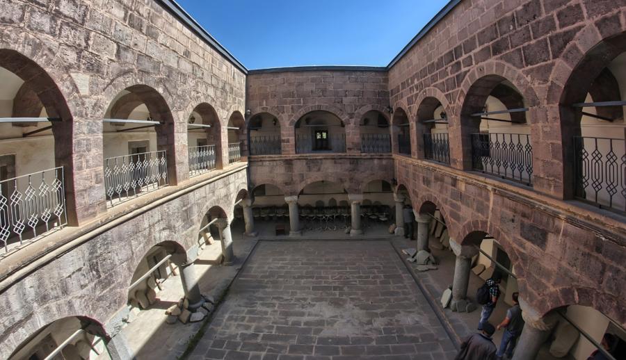 Thy İle Uçaklı Rüya Gibi Doğunun Hazineleri ve Doğu Ekspresi Turu (5 Gece Otel Konaklamalı) 