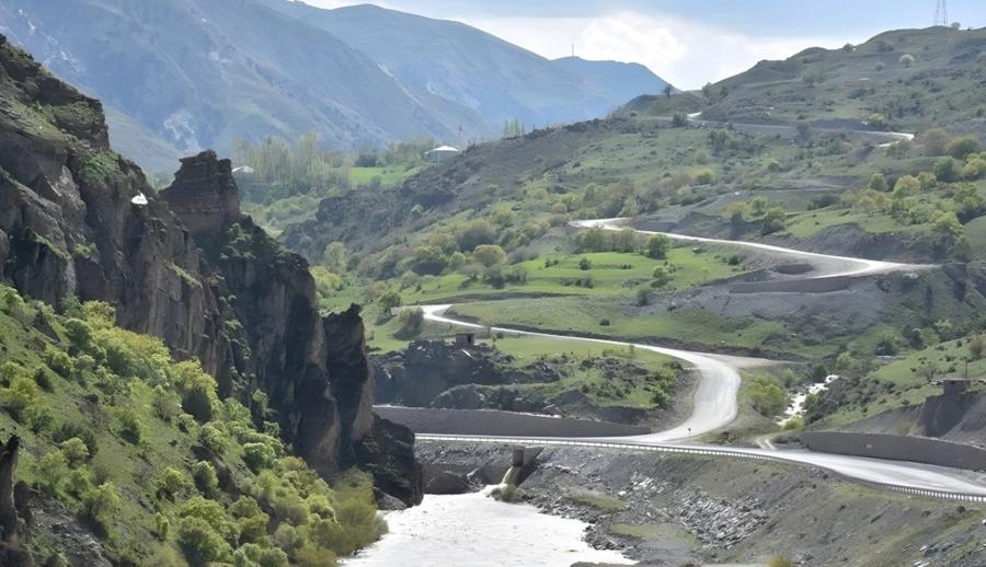 Thy İle Uçaklı Rüya Gibi Doğunun Hazineleri ve Doğu Ekspresi Turu (5 Gece Otel Konaklamalı) 