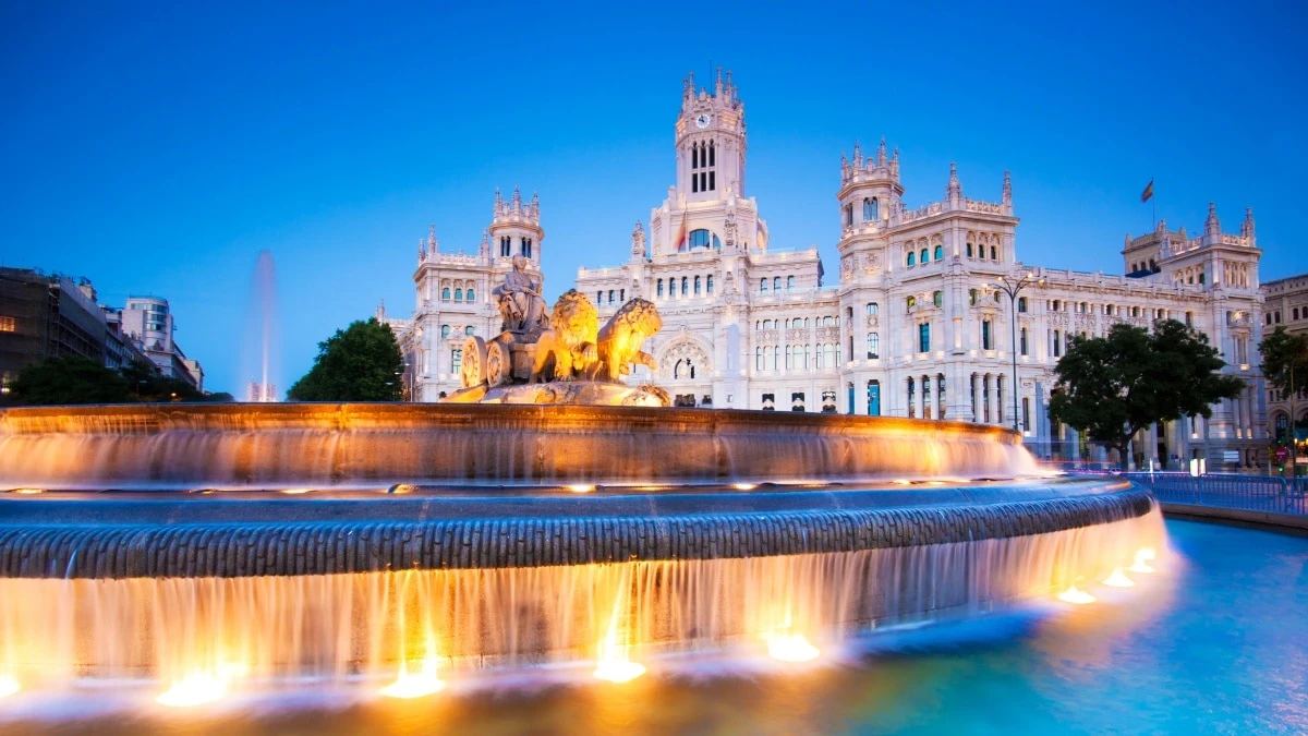 Madrid & Barcelona Noel Pazarları Turu AJET Havayolları ile 4 Gece 5 Gün (ABC-GRO)