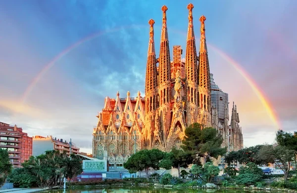 Barcelona Noel Pazarları Turu Ajet Havayolları İle 4 Gece 5 Gün (GRO-GRO)