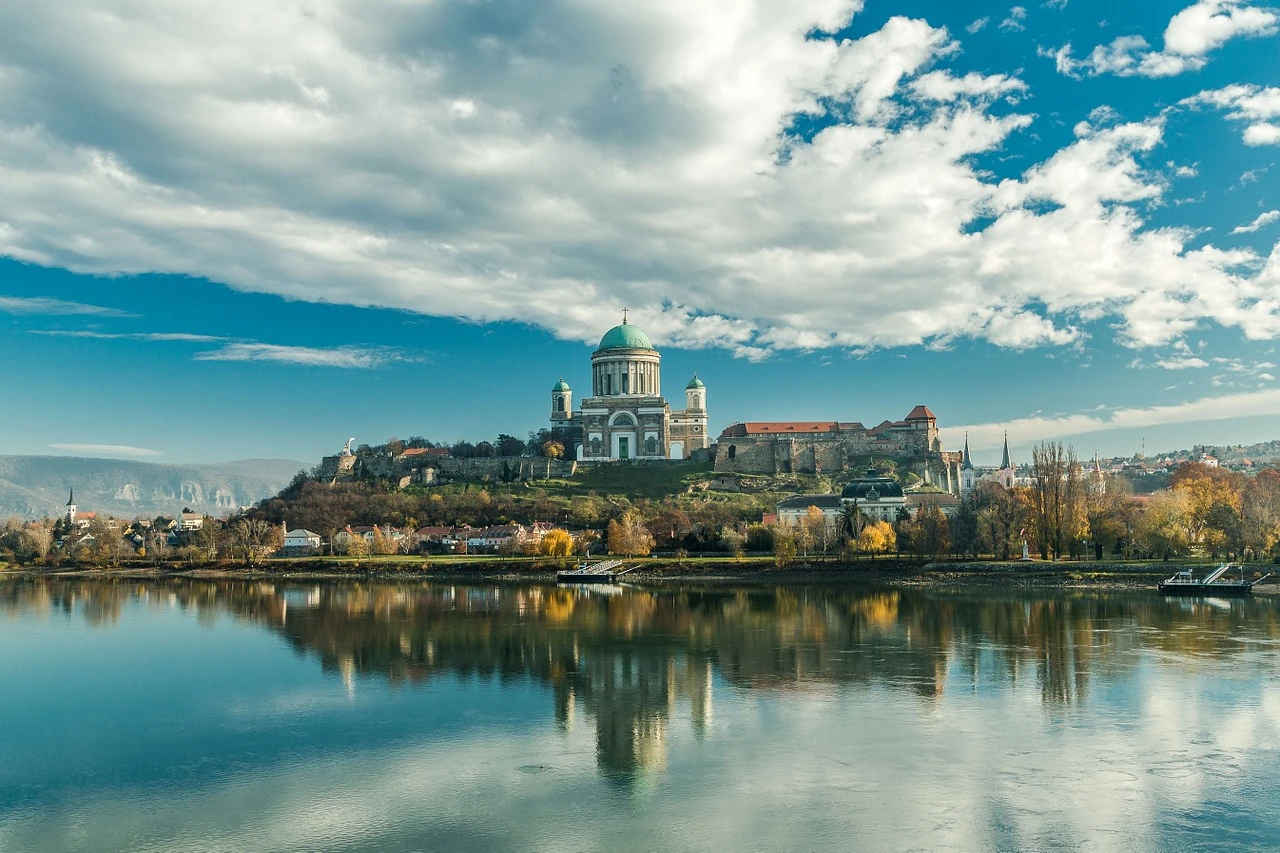 Berlin ve Alpler Trenli Hallstatt ile Bir Orta Avrupa Masalı Pegasus İle 7 Gece Kasım (BUD-PRG) 15 - 23 Kasım