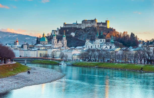 Antalya Hareketli Grand Münih & Hallstatt & Salzburg & Viyana Turu Sunexpress İle 4 Gece (MUC-VIE) 25 Ocak